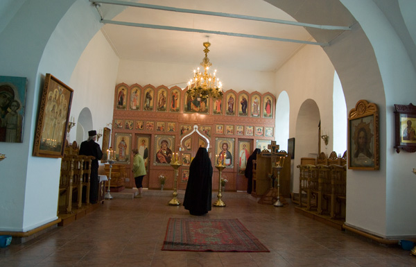 Внутри монастыря.